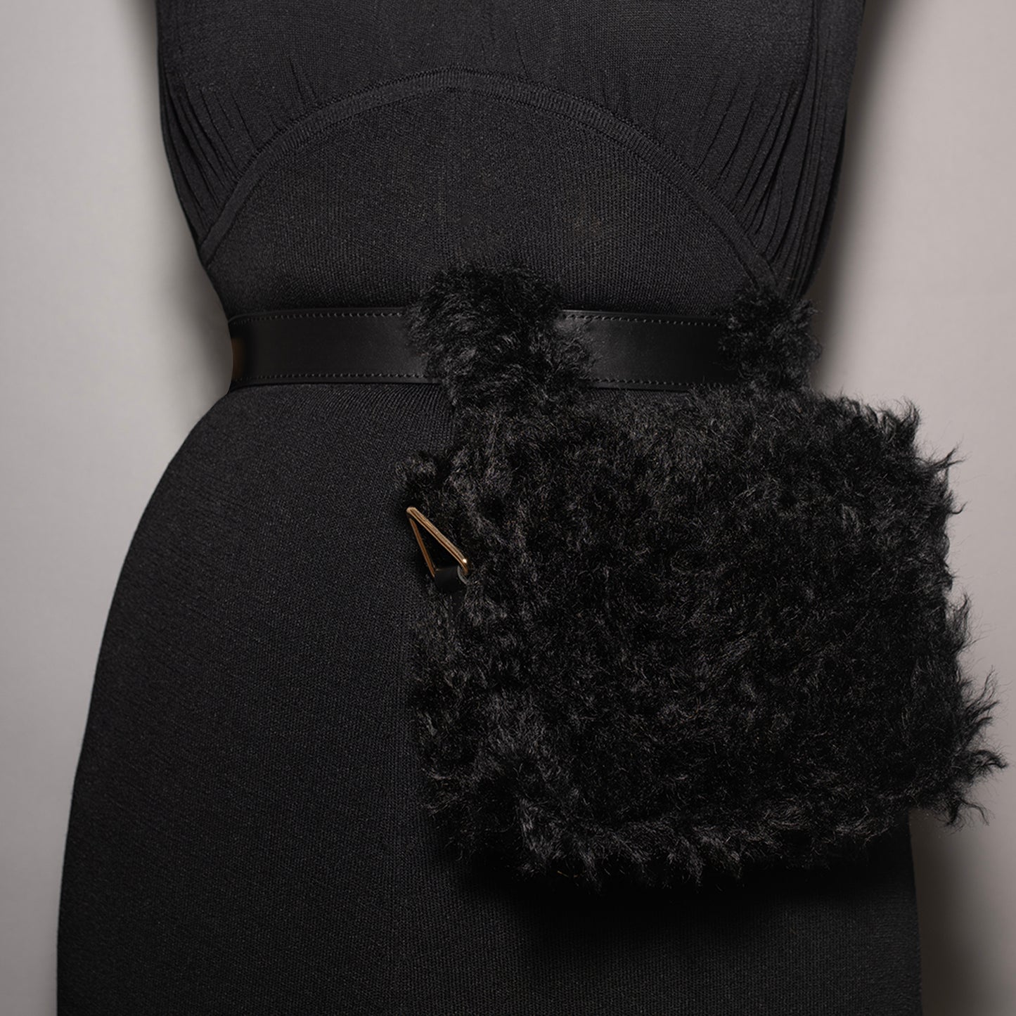 KURA (BLACK)