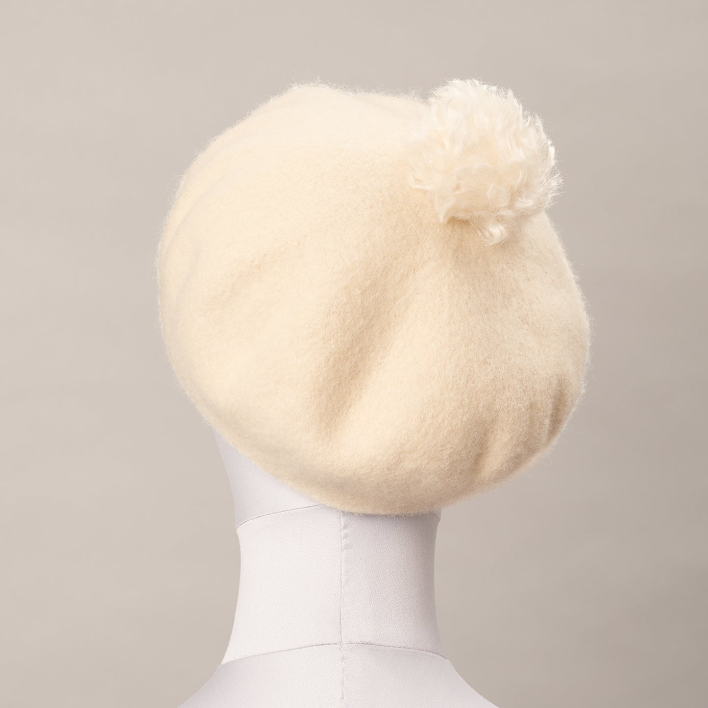 LEO BERET (IVORY)