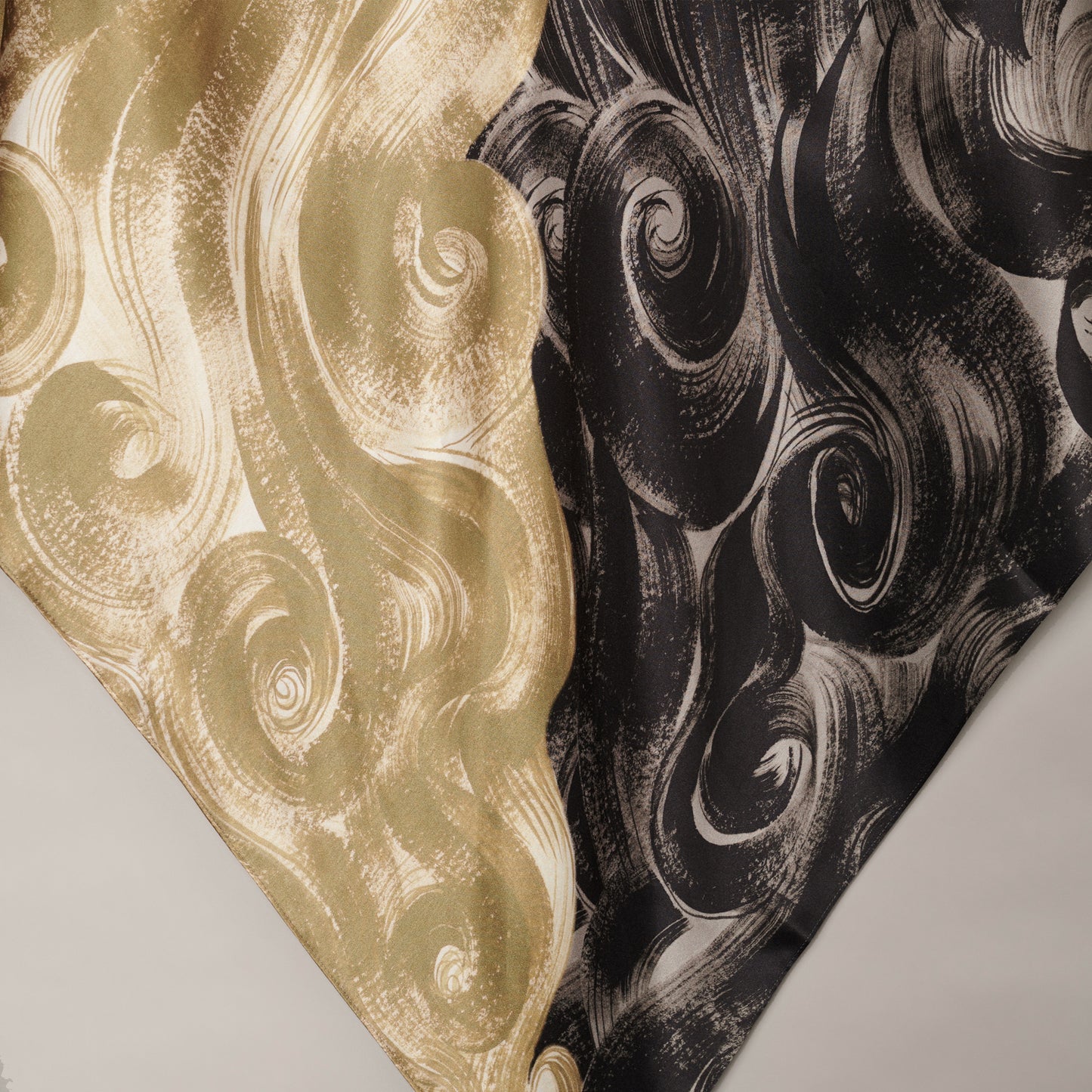NECIA SCARF (Silk)