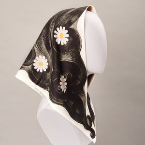 NECIA SCARF