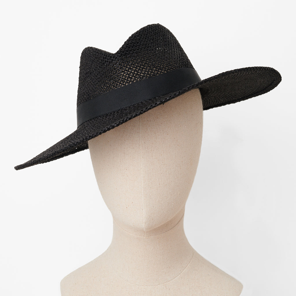 BERGMAN (BLACK STRAW)