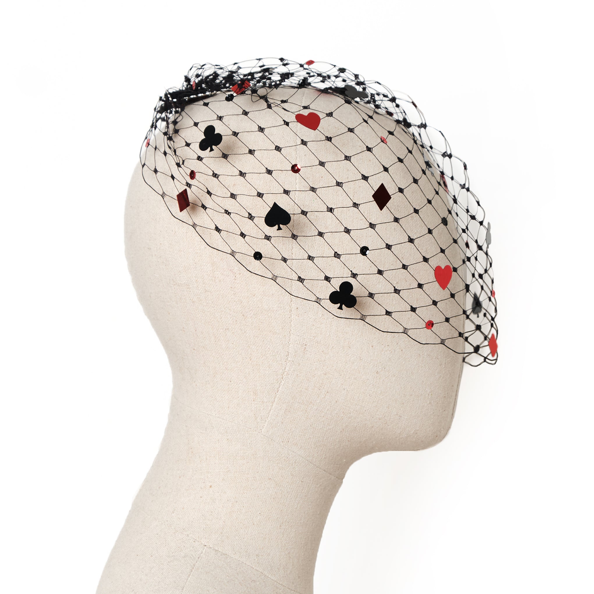 SUITS VEIL