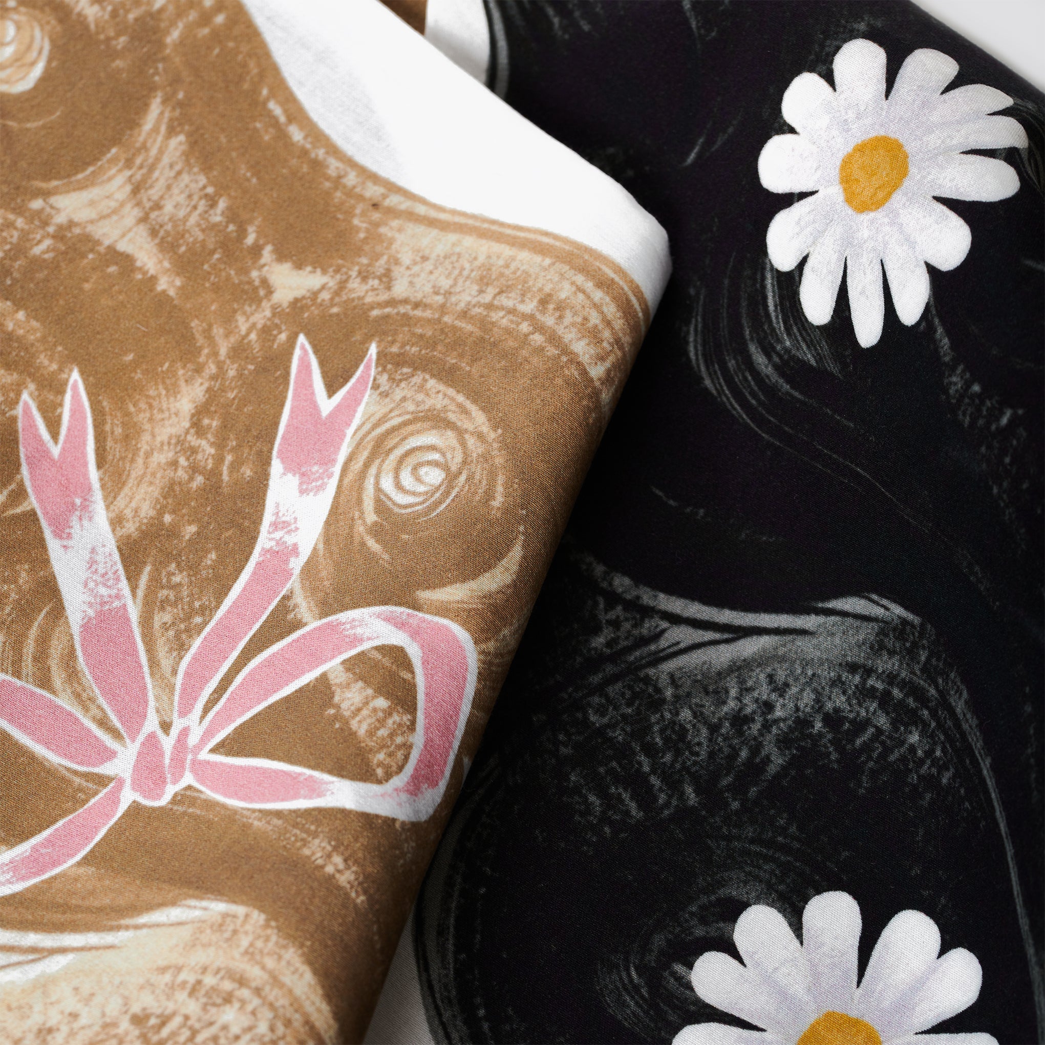 NECIA SCARF
